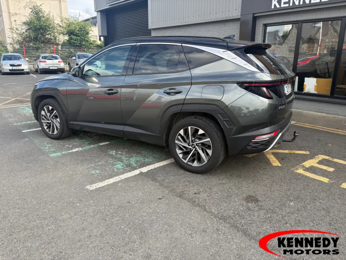 Hyundai Tucson IX35 EXECUTIVE PLUS 2 TONE 5 5DR - Image 3