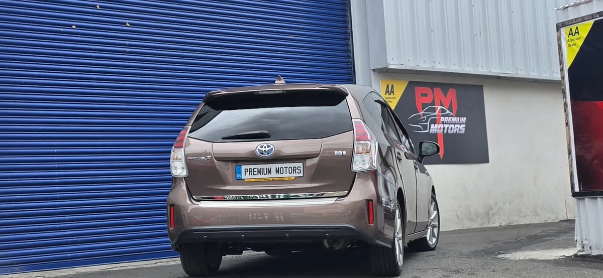 Toyota prius Alpha 7 seater - Image 3