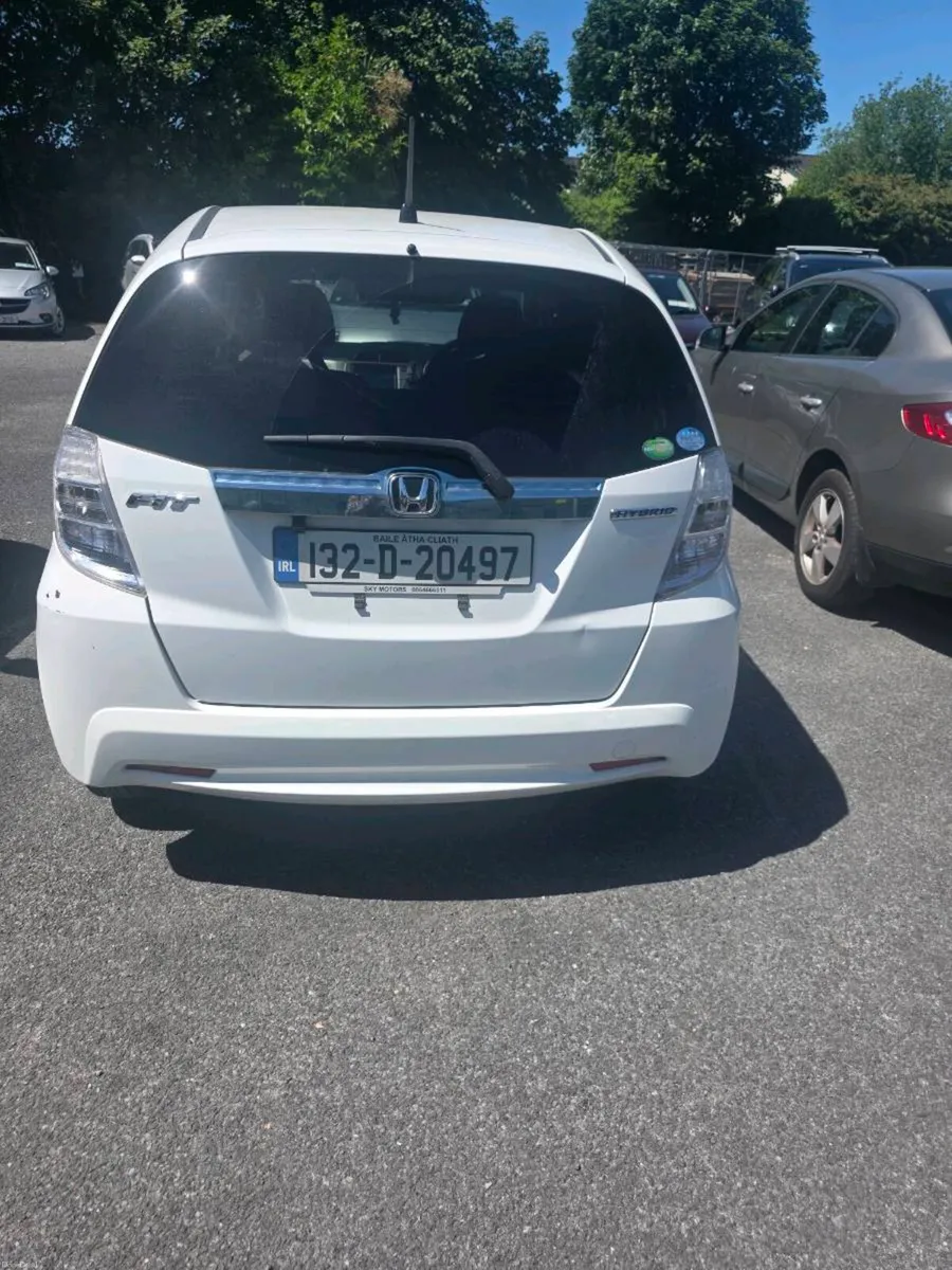 Car - Image 3