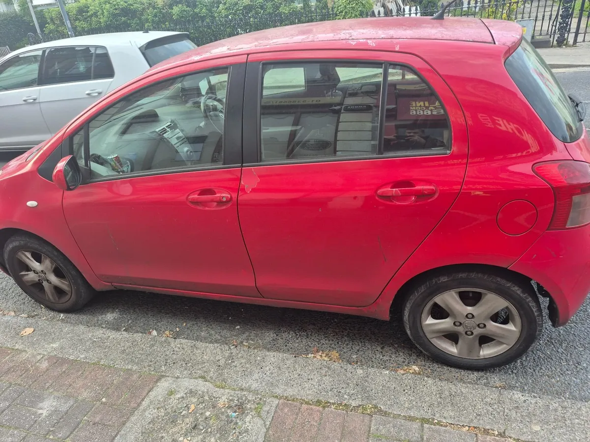 Toyota Yaris 2006 - Image 2