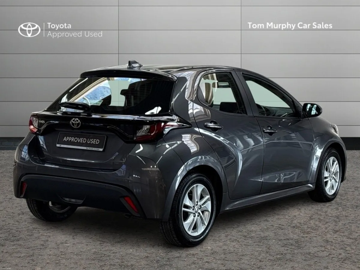 Toyota Yaris YARIS 1.5 LUNA - Image 2