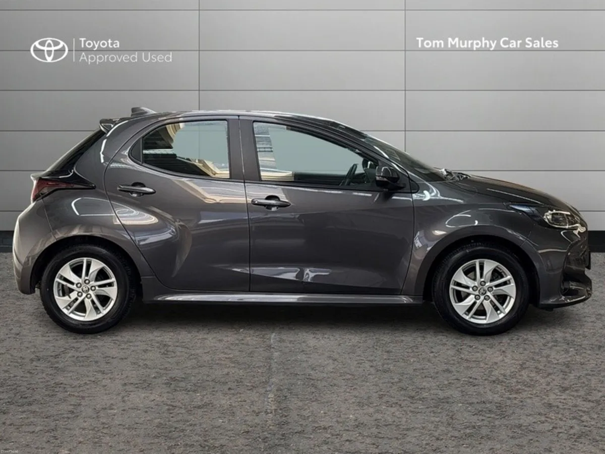 Toyota Yaris YARIS 1.5 LUNA - Image 3