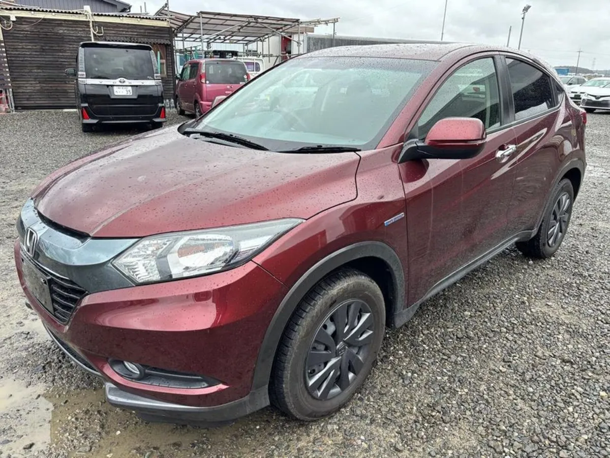 Honda Vezel 1.5 Hybrid AWD - Image 1