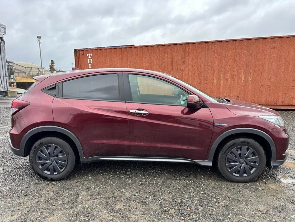 Honda Vezel 1.5 Hybrid AWD - Image 4