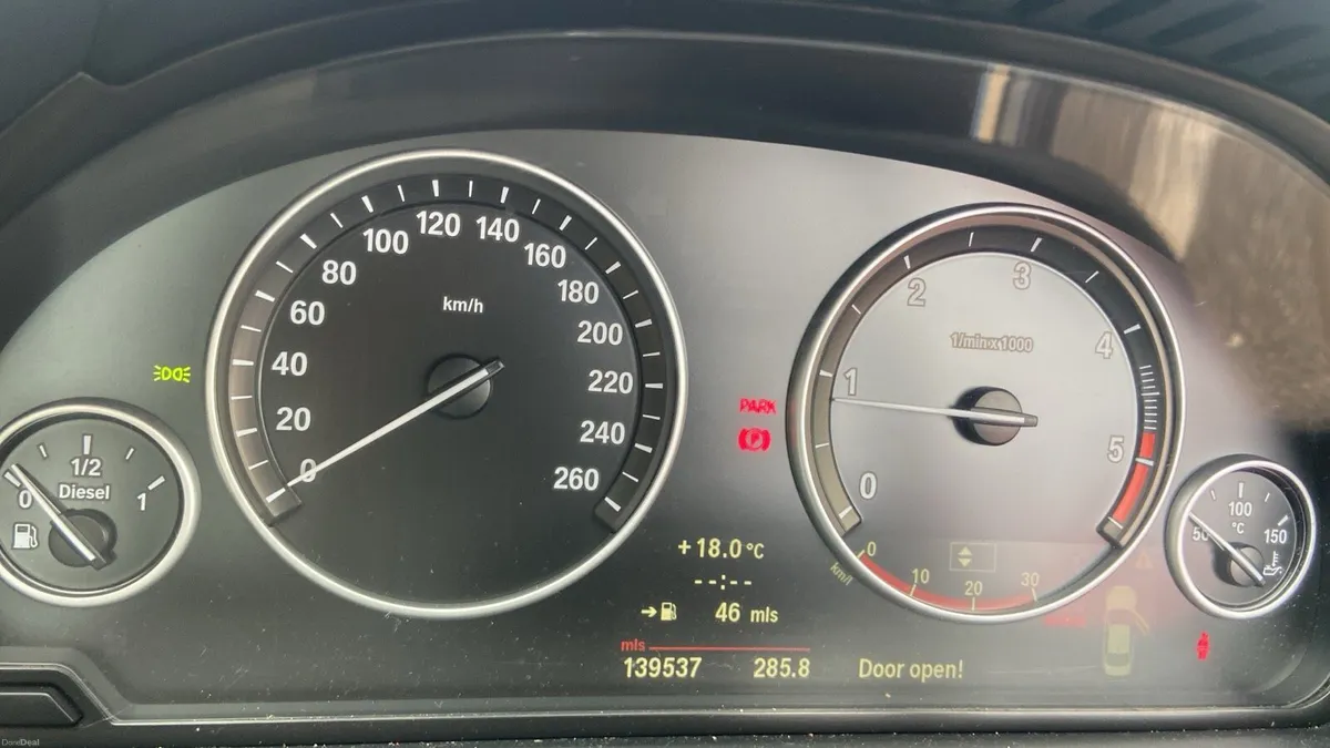 BMW 2011 series 5 - Image 2