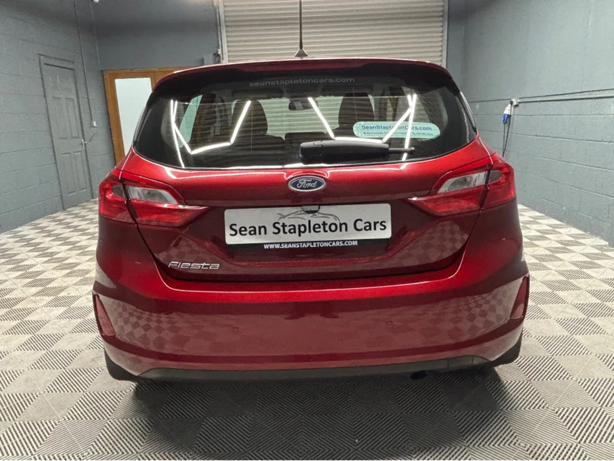 Ford Fiesta TITANIUM 1.5 TDCI 85PS 6 6SPEED 4 - Image 4