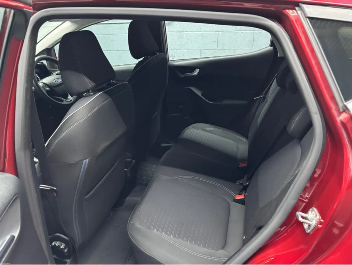 Ford Fiesta TITANIUM 1.5 TDCI 85PS 6 6SPEED 4 - Image 6