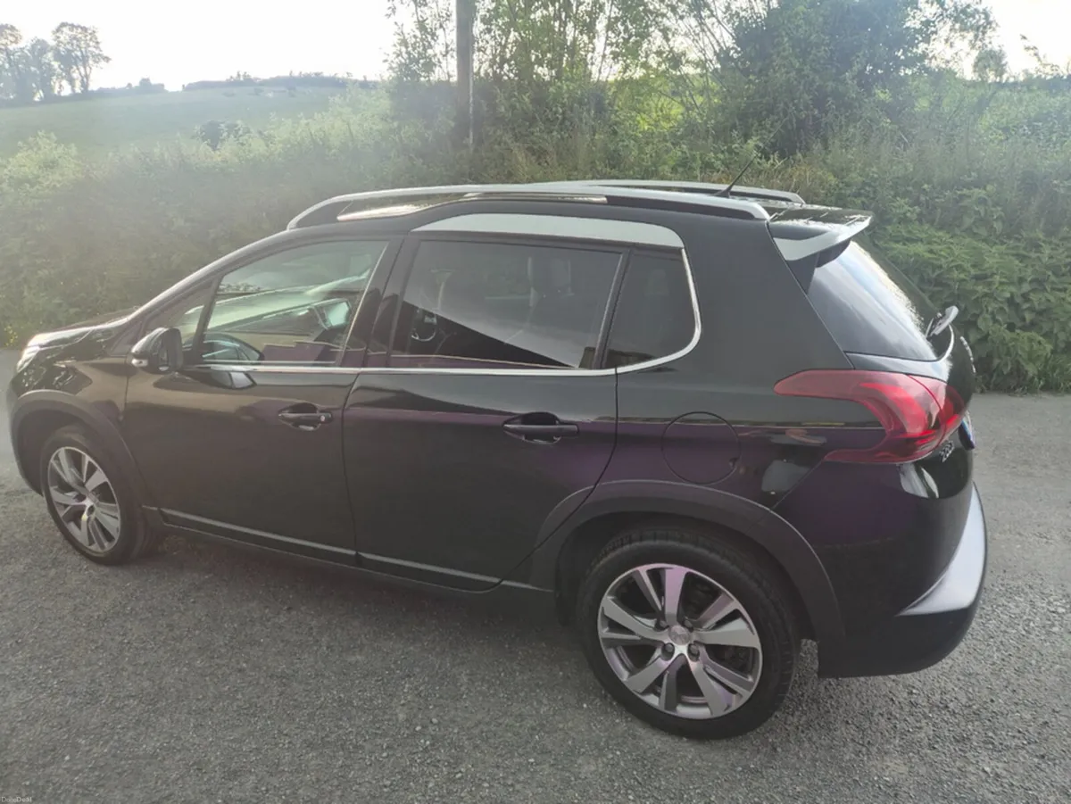 Peugeot 2008 ALLURE PREMIUM BLUEHDI 5DR - Image 6