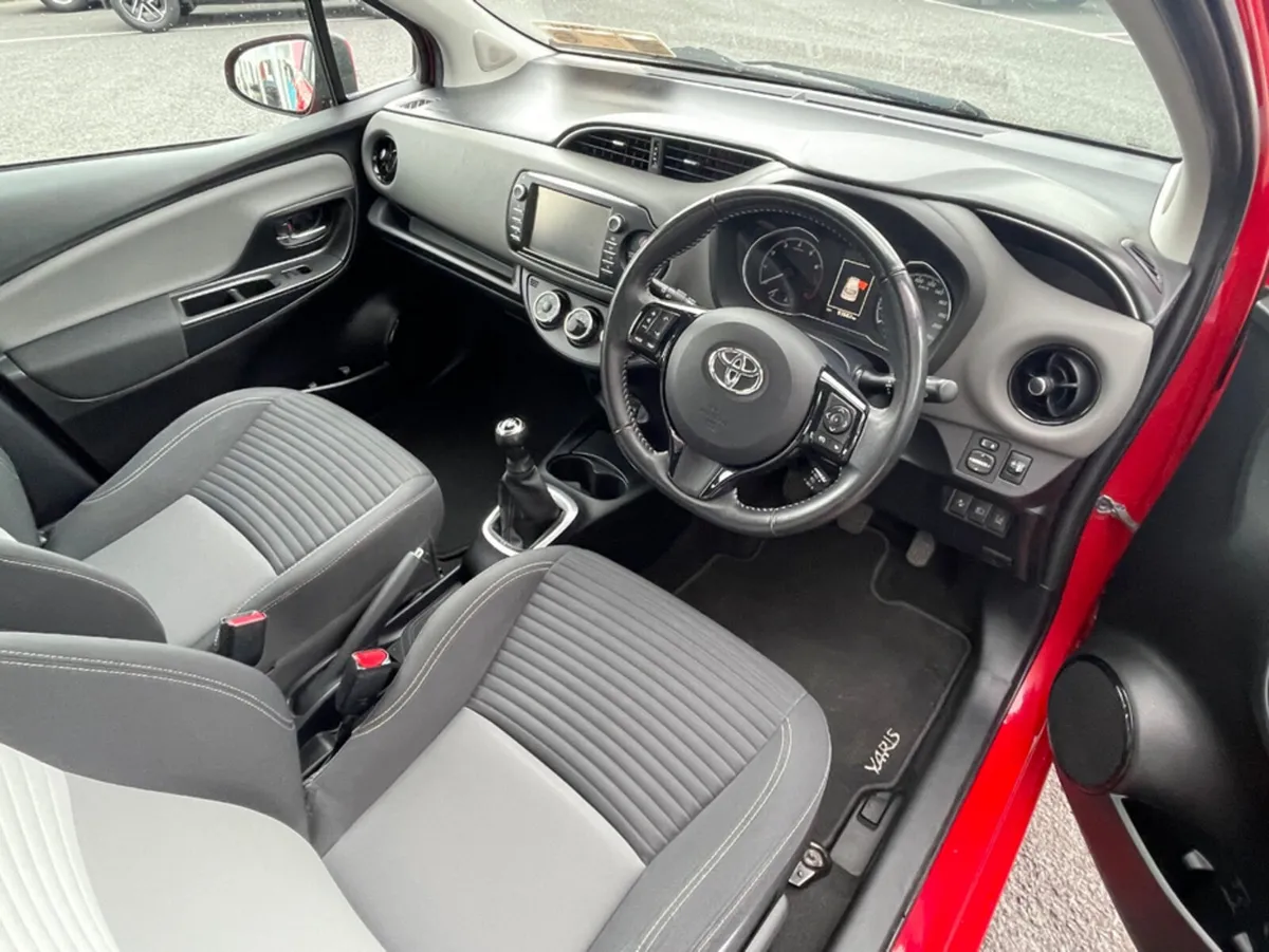 Toyota Yaris 1.0 LUNA 4DR 5DR - Image 4