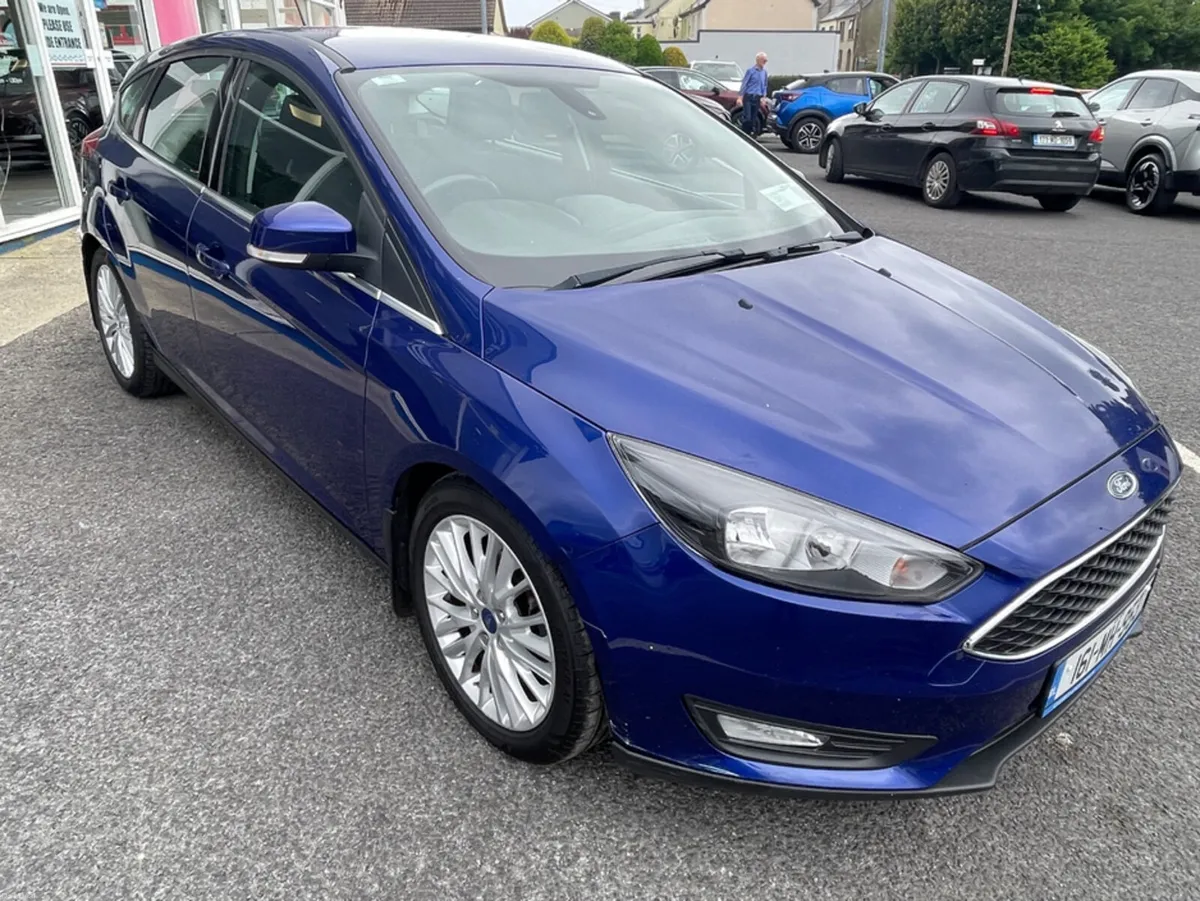 Ford Focus ZETEC 5DR 1.5 TD 95PS 6SPEED 4DR - Image 2