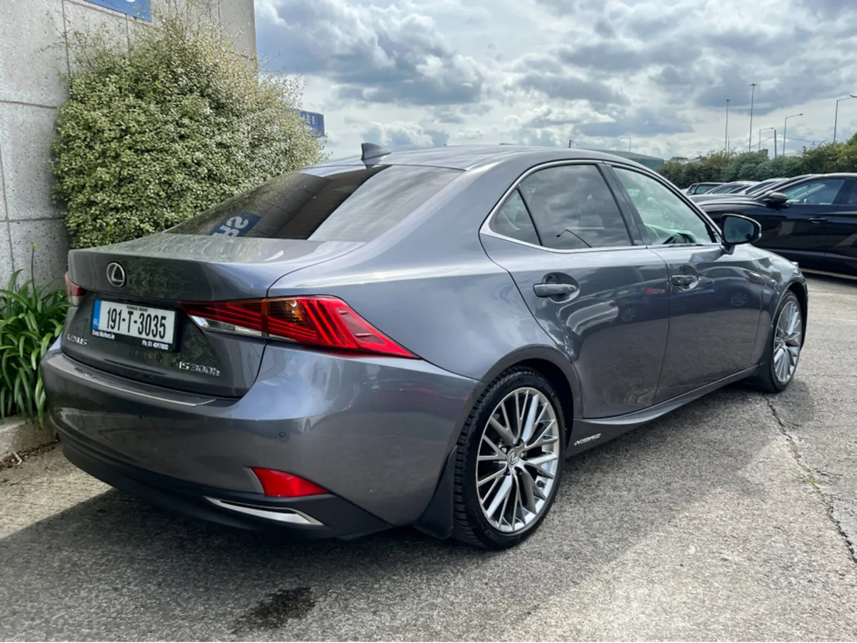 Lexus IS PREMIUM HYBRID AUTOMATIC 2.5 PETROL //HIG - Image 4