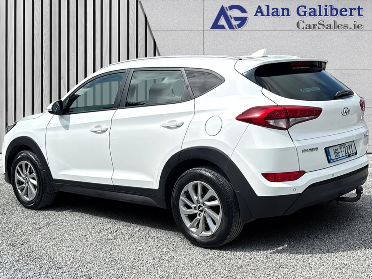 Hyundai Tucson EXECUTIVE 5DR - Image 2