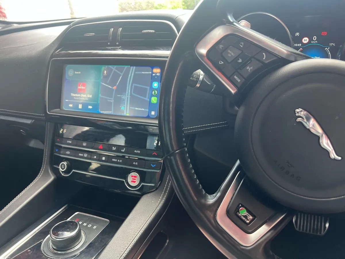 2020 Jaguar F-PACE 25D AWD R-Sport - Image 3