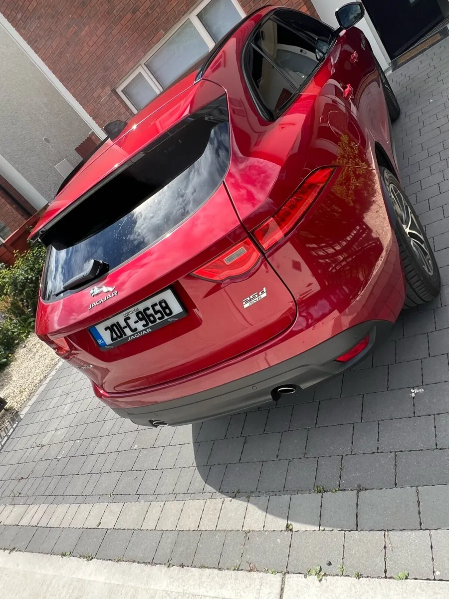 2020 Jaguar F-PACE 25D AWD R-Sport - Image 6