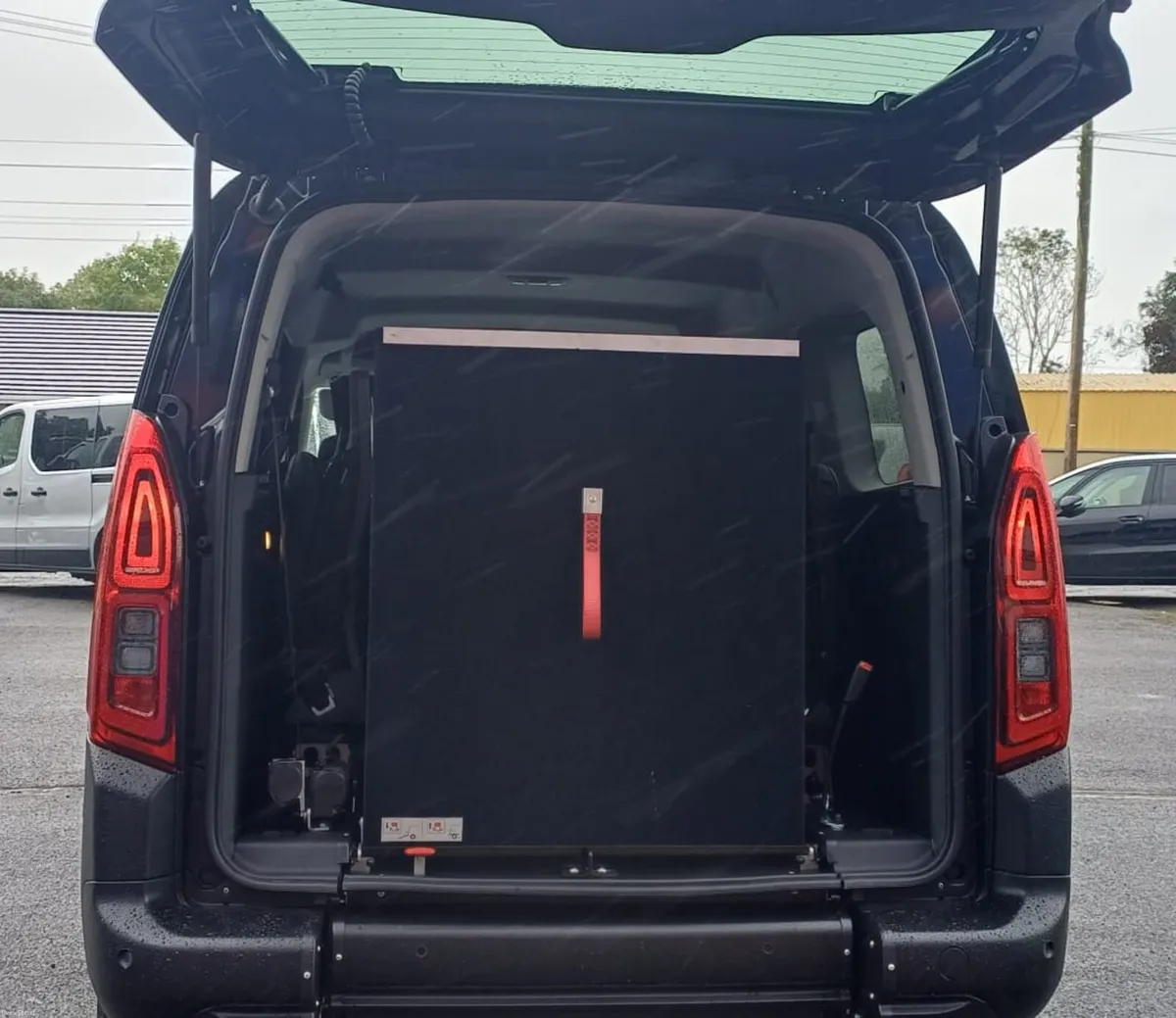 Wheelchair Accessible 262 Auto Citroen Berlingo - Image 5