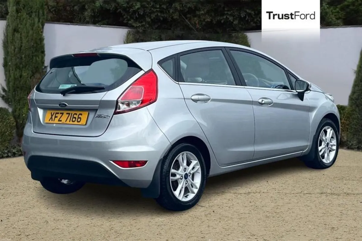 Ford Fiesta Zetec - Image 4