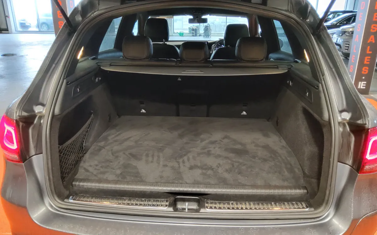 Mercedes-Benz GLC 2022 - Image 4