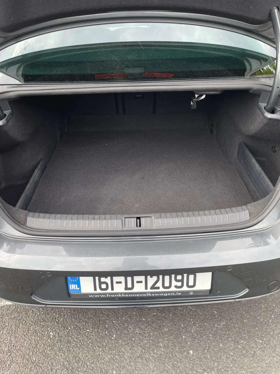 Volkswagen Passat 2016 - Image 3