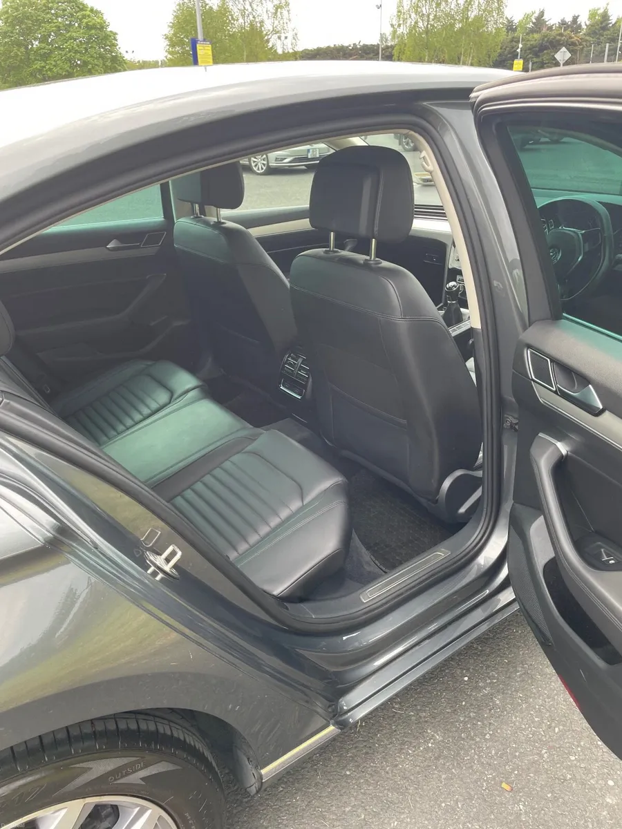 Volkswagen Passat 2016 - Image 5
