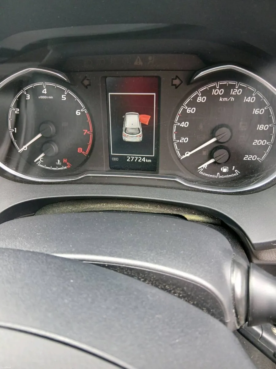 Toyota yaris - Image 4