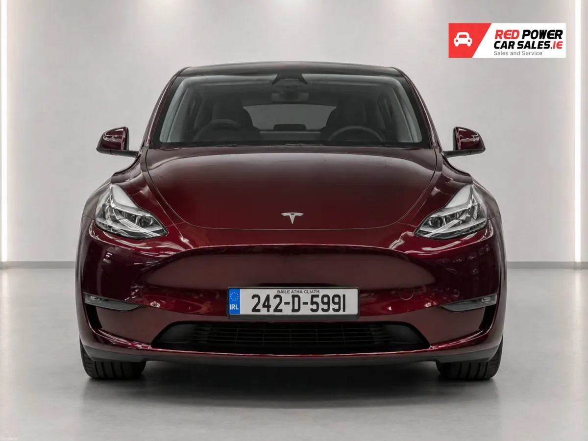 2024 Tesla Model Y Long Range AWD//LOW KMS - Image 3