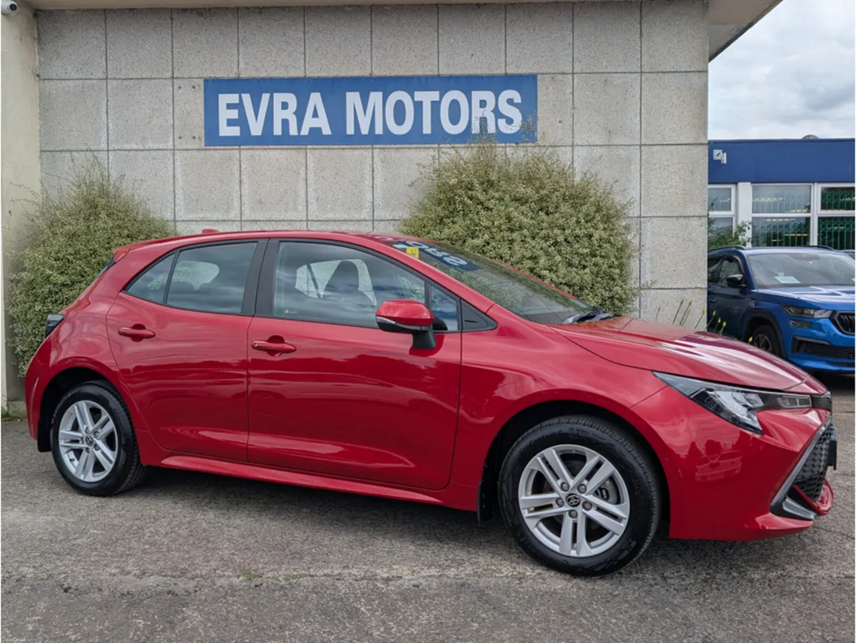 Toyota Corolla LUNA HYBRID AUTOMATIC 1.8 PETROL//L - Image 3