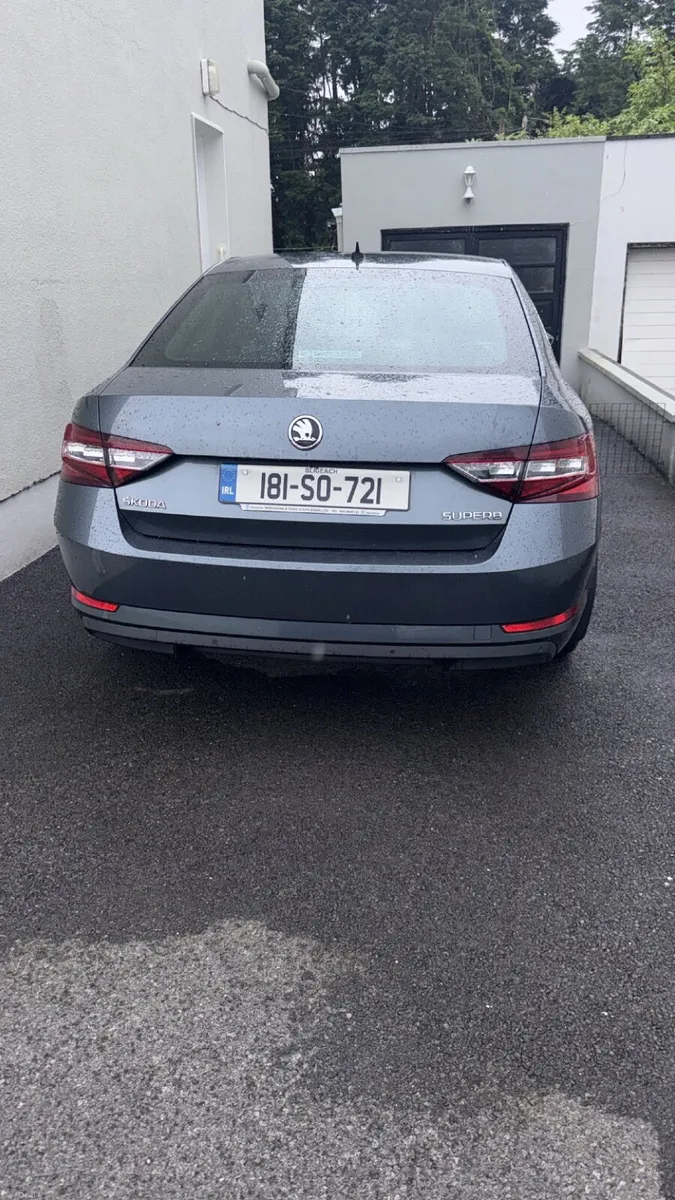 Skoda Superb 2018 - Image 2