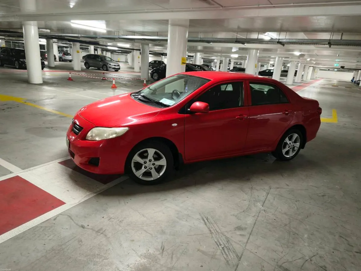 Toyota Corolla very low km - Image 3