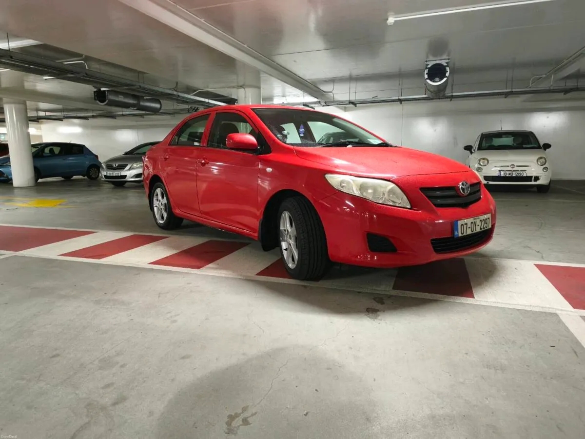 Toyota Corolla very low km - Image 1