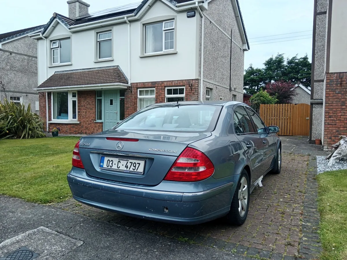 Mercedes-Benz E-Class 2003 - Image 3