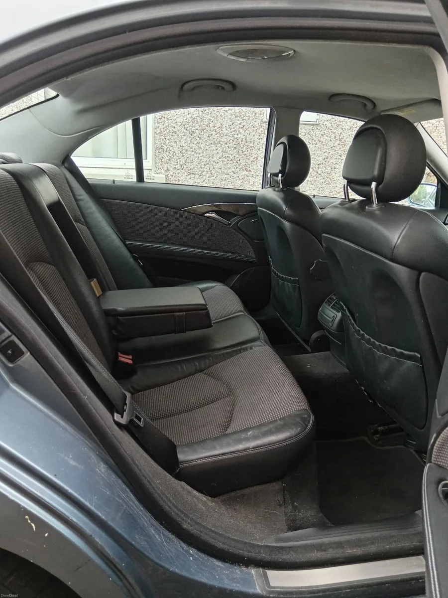 Mercedes-Benz E-Class 2003 - Image 6