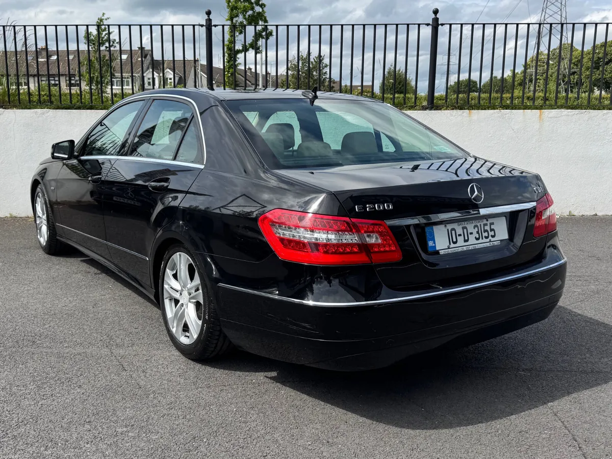 Mercedes-Benz E-Class 2010 - Image 3