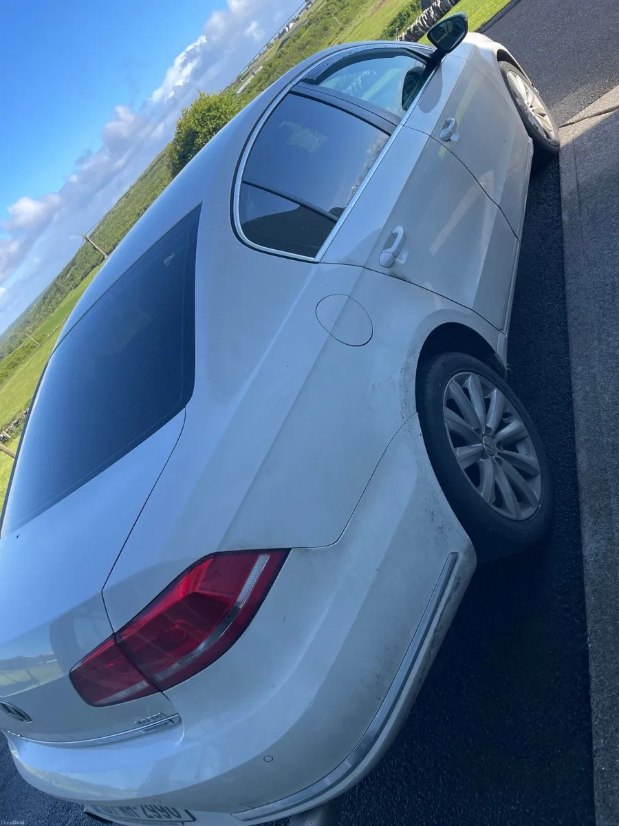 Volkswagen Passat 2013 - Image 1