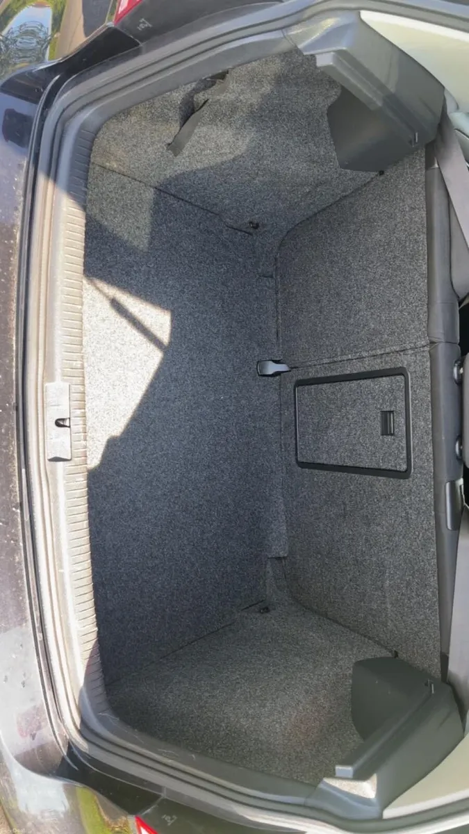 2012 Automatic Petrol TSI hatchback Golf - Image 4
