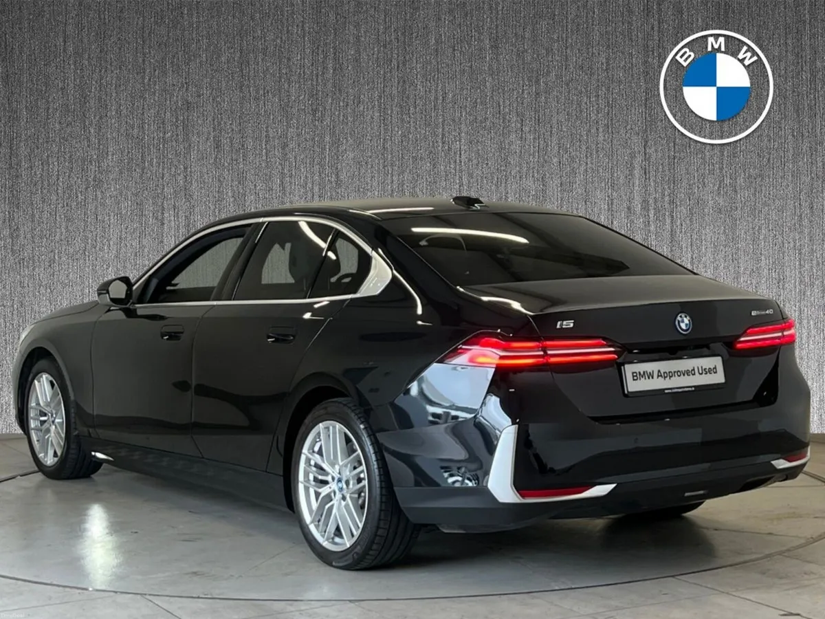 BMW i5 eDrive40 Sport Edition - Image 3