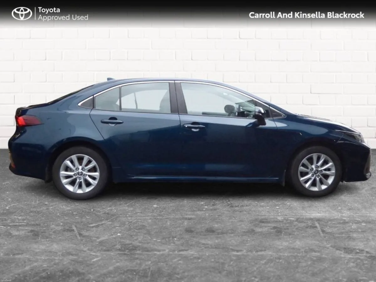 Toyota Corolla Hybrid Luna Saloon - Image 3