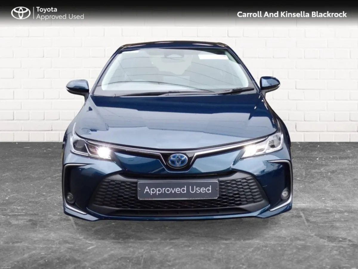 Toyota Corolla Hybrid Luna Saloon - Image 5