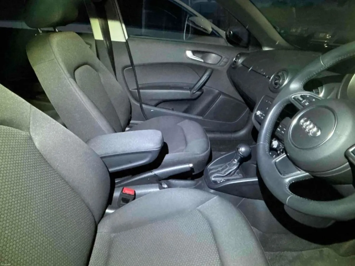 Audi A1 1.0 TFSI AUTOMATIC - FACTORY ALLOYS - WHIT - Image 3