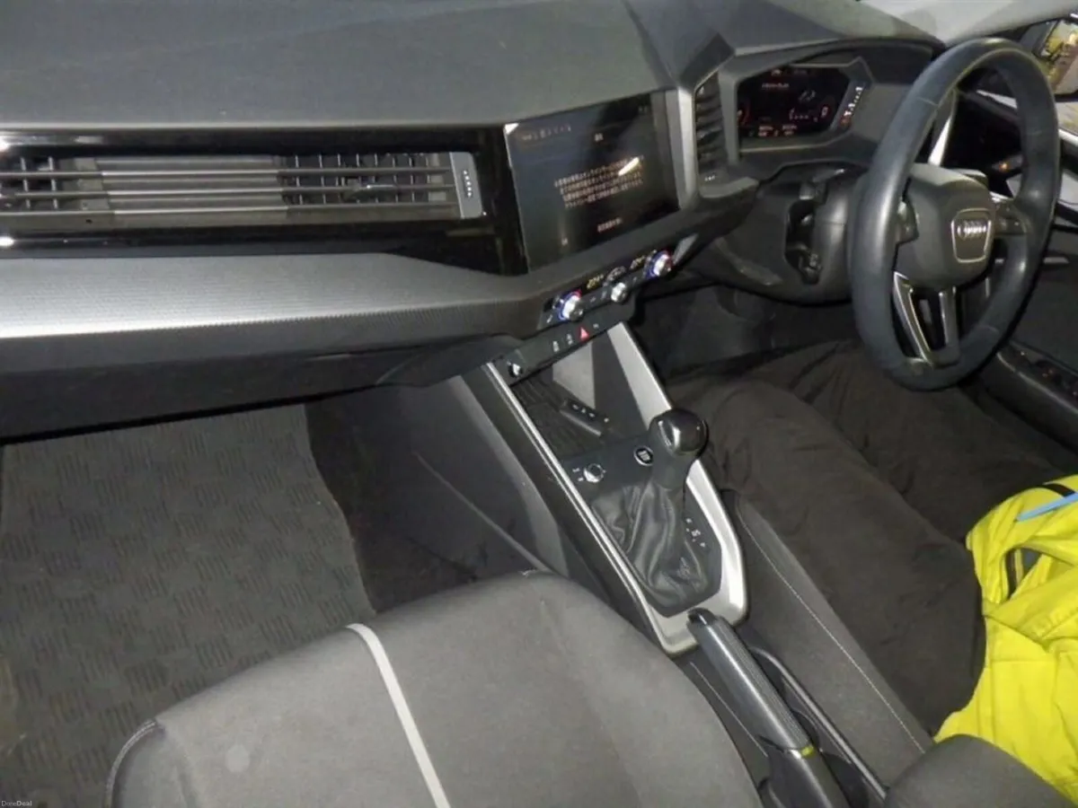 Audi A1 1.0 TFSI AUTOMATIC SPORTBACK - FACTORY ALL - Image 3