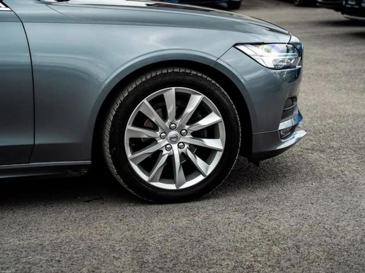 Volvo S90 D4 MOMENTUM PLUS - Image 3