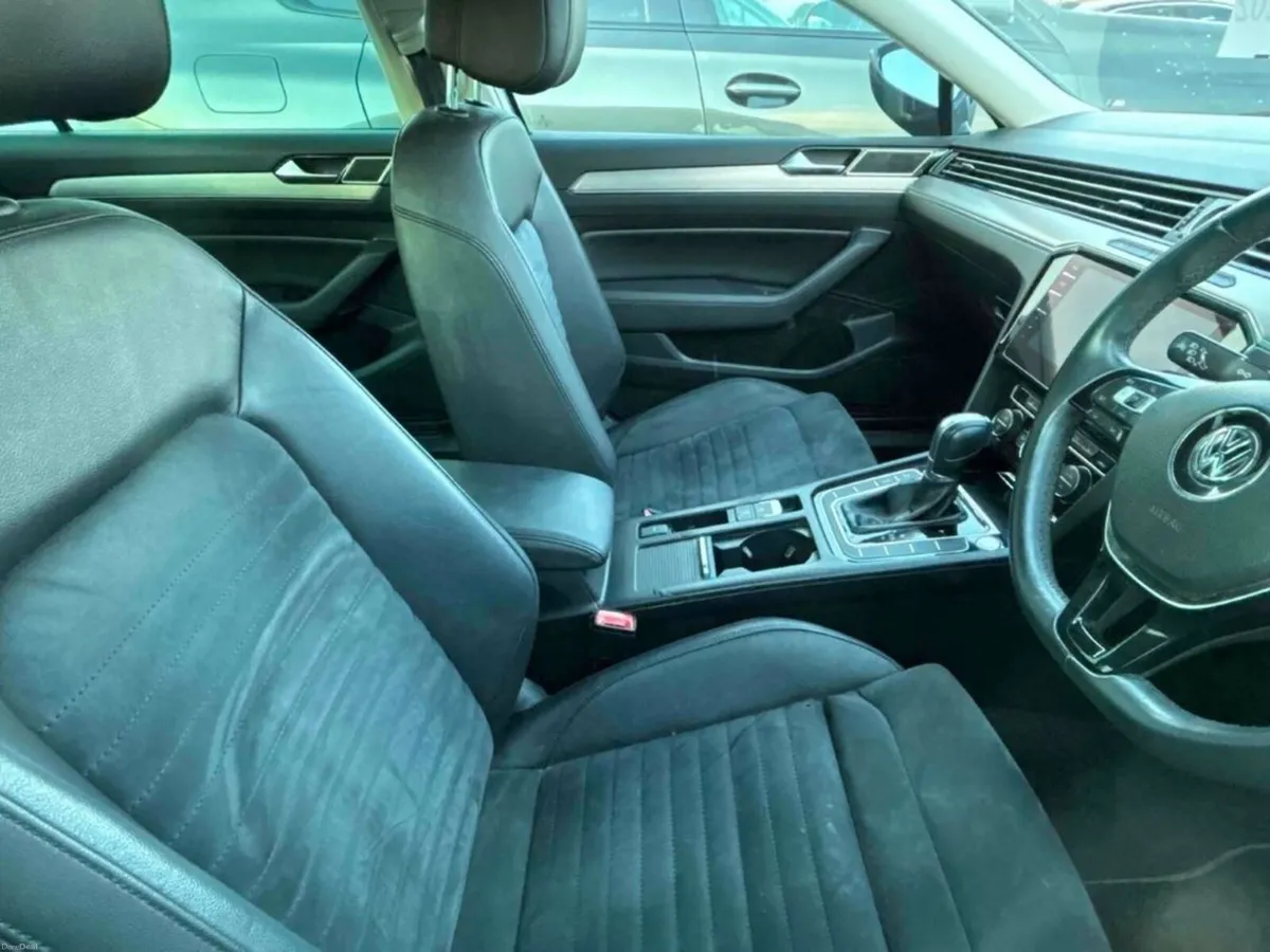 Volkswagen Passat 1.4 TSI COMFORT LINE - BLACK HAL - Image 3