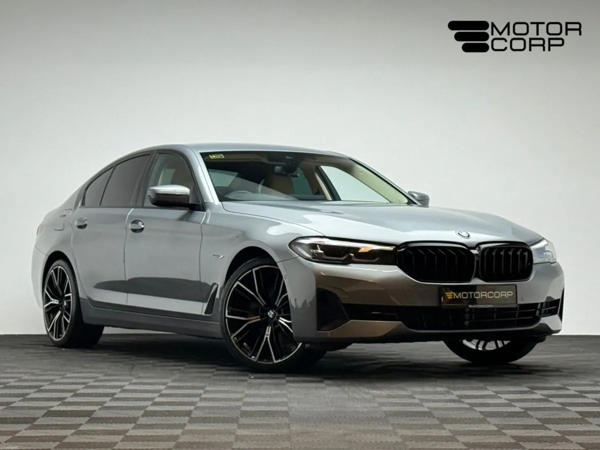 BMW 5-Series 520i SE AUTO - Image 1