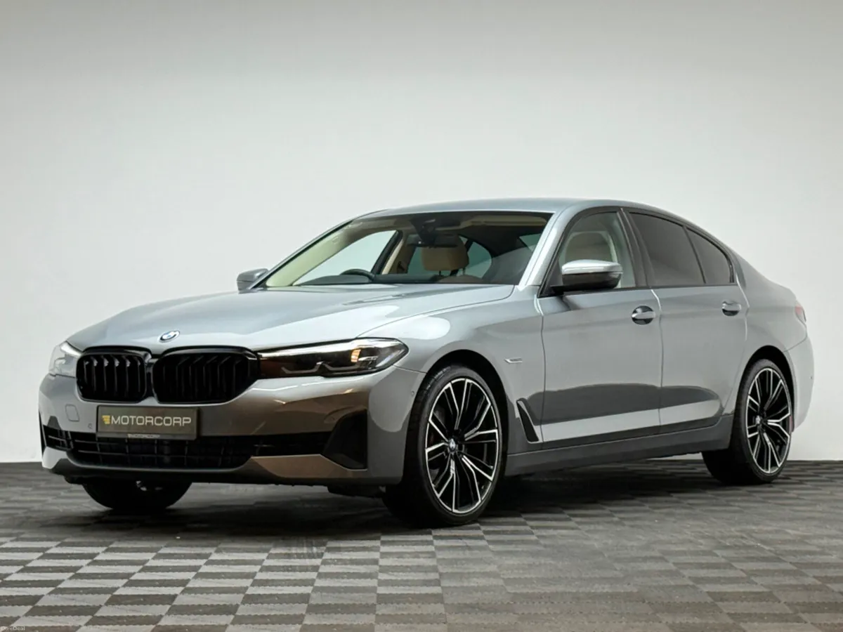 BMW 5-Series 520i SE AUTO - Image 3