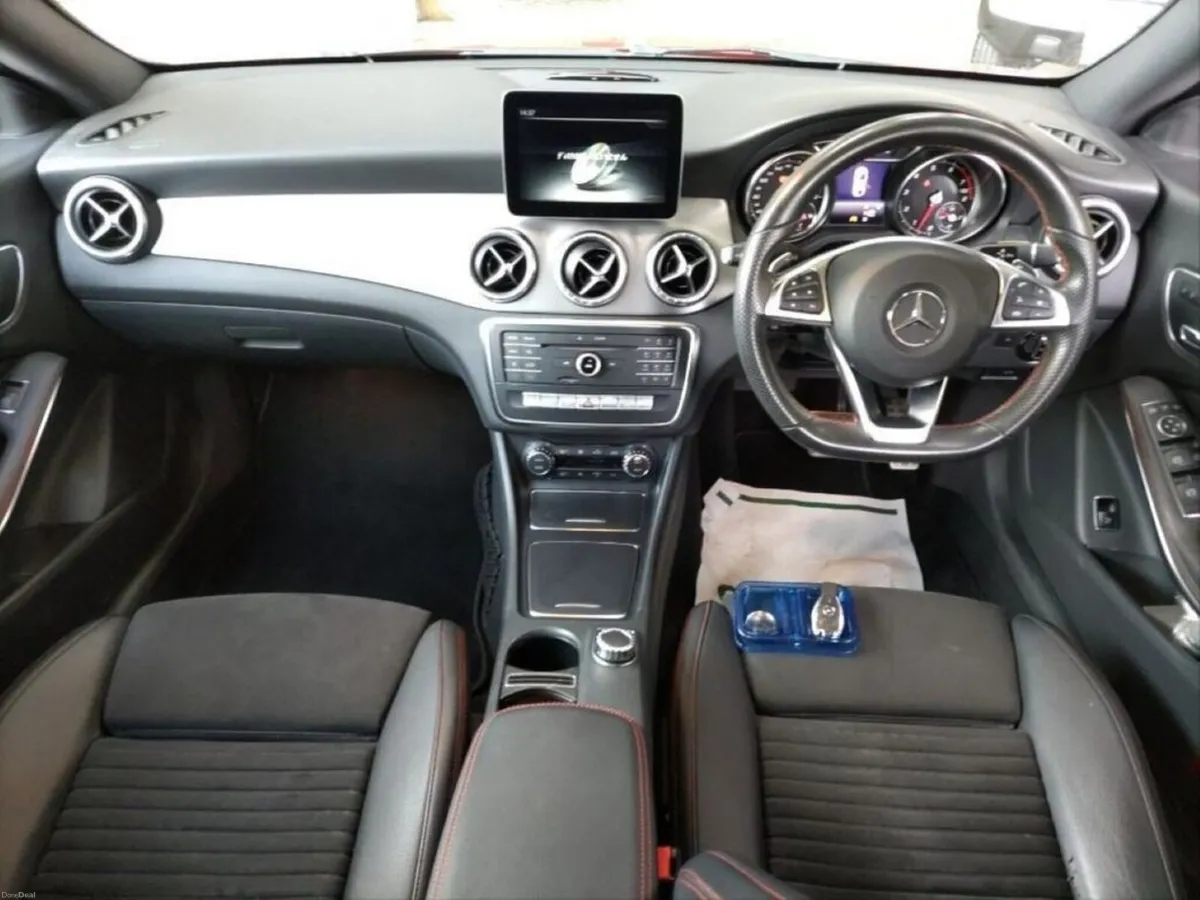 Mercedes-Benz CLA AMG STYLE EDITION - 1.6 AUTOMATI - Image 3