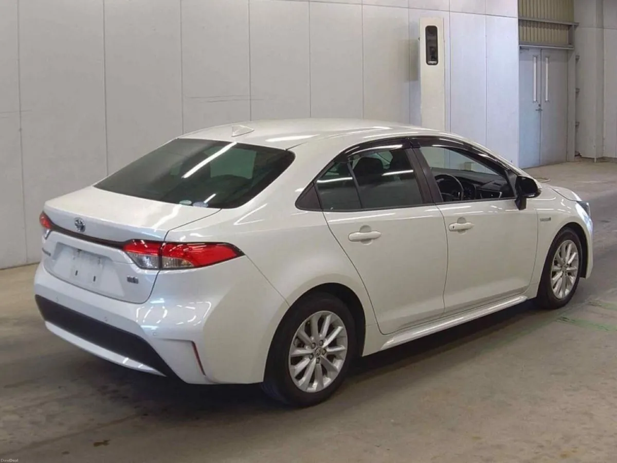 Toyota Corolla 1.8 HYBRID S MODEL - FACTORY ALLOYS - Image 2