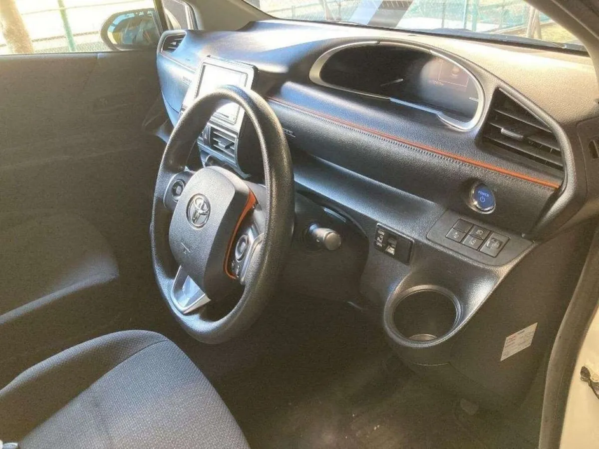 Toyota Sienta 1.5 HYBRID 7 SEATER - PUSH BUTTON ST - Image 3