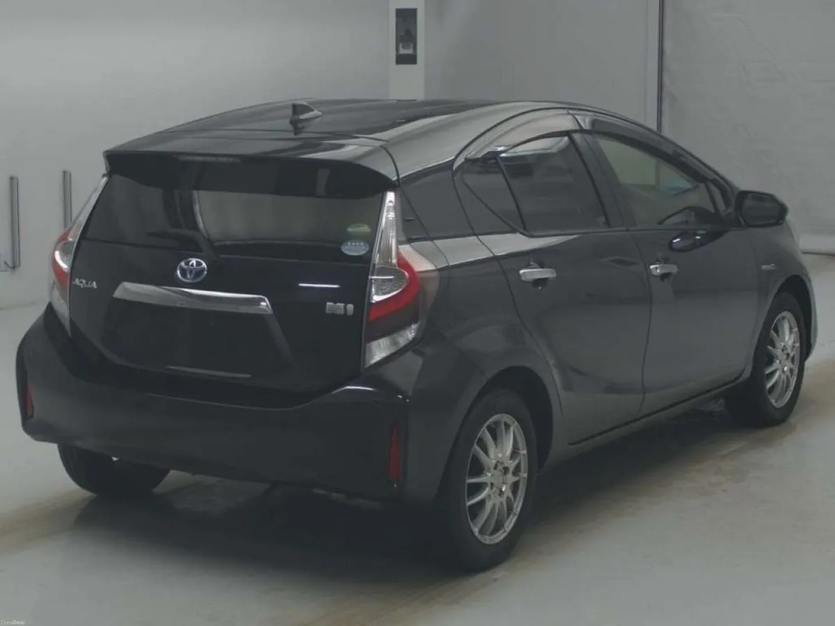 Toyota Aqua 1.5 HYBRID S STYLE BLACK - PUSH BUTTON - Image 2