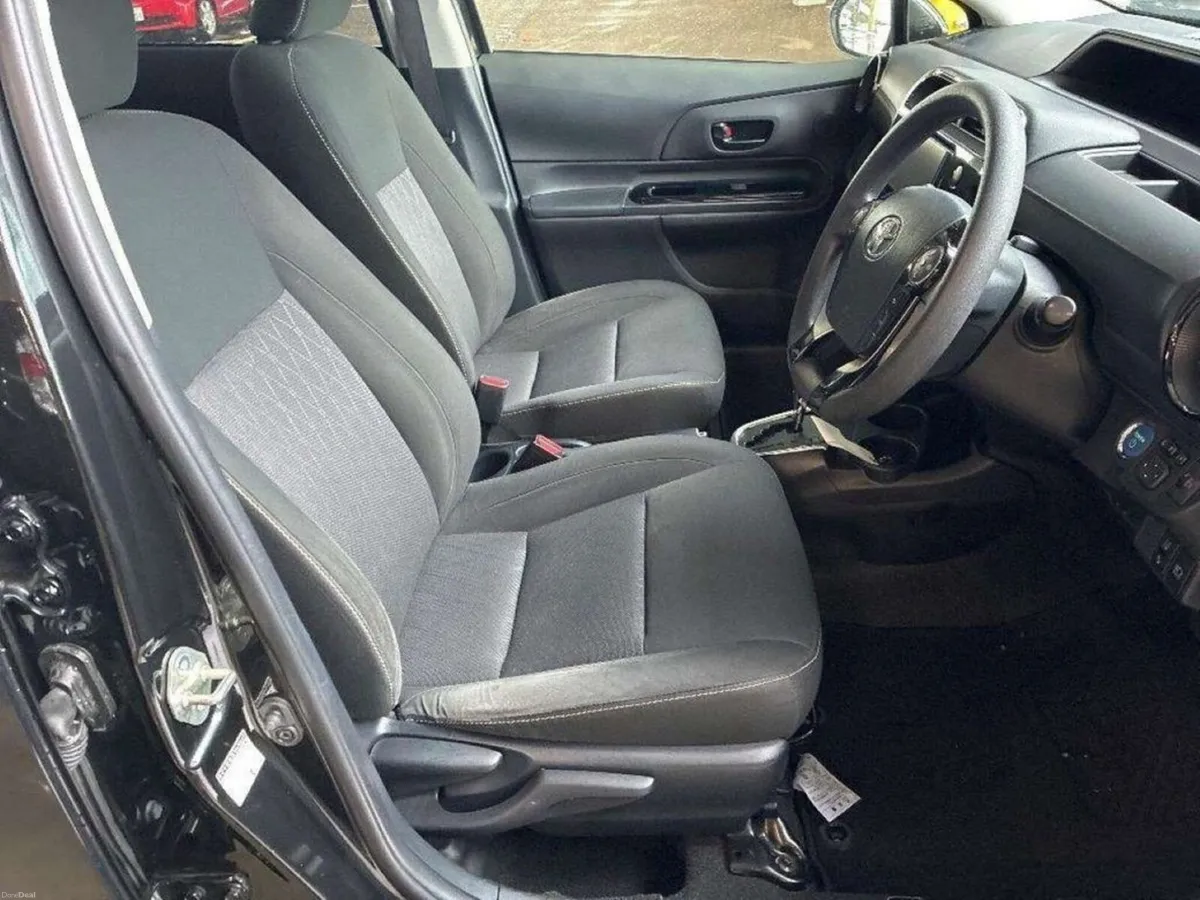 Toyota Aqua 1.5 HYBRID S STYLE BLACK - PUSH BUTTON - Image 3