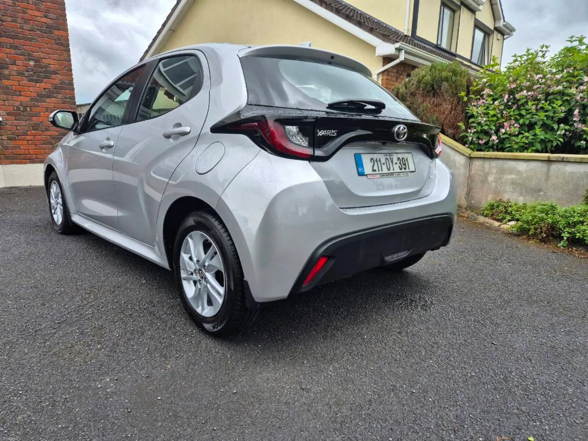 2021 (211) Toyota Yaris Luna 1.0l petrol manual - Image 4