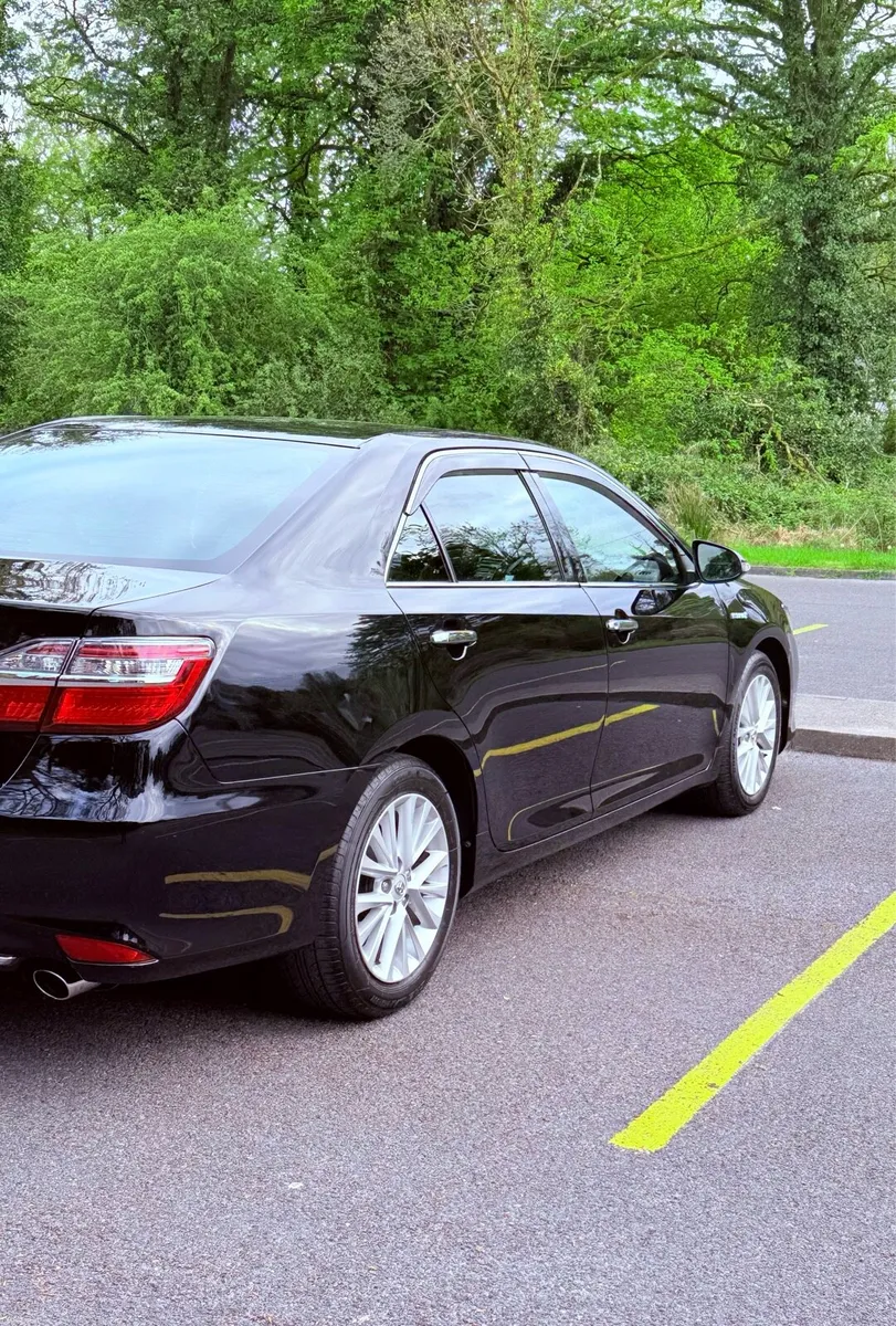 Toyota Camry Hybrid - Image 6
